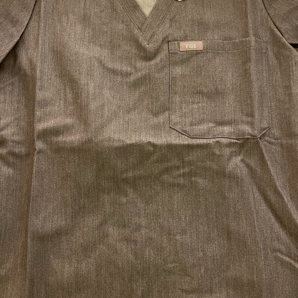 Figs scrub top **BRAND NEW**